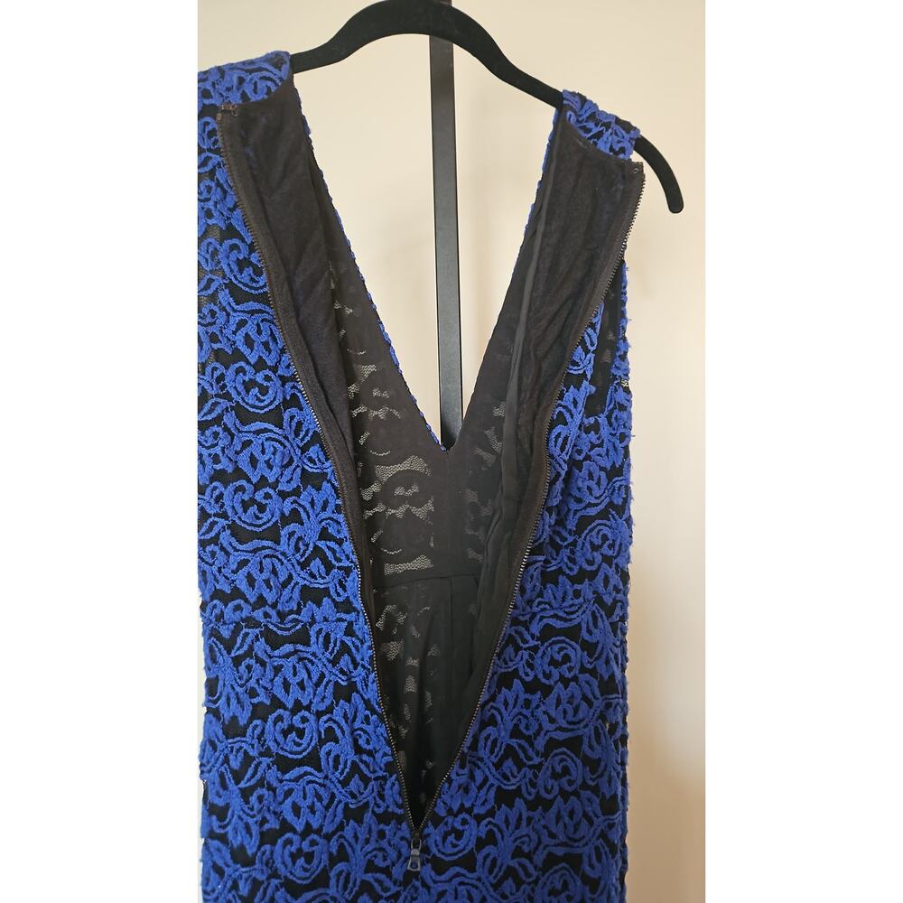 ALICE + OLIVIA KAHLO - Column Dress Coat Lace V-Neck - Picture 4 of 6